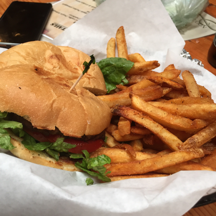 Vegan user review of Old Wagon Saloon & Grill in San Jose. No mayo & no cheese burger. Note: the fries are fried in the same fryer that other nonvegan ingredients are fried in.