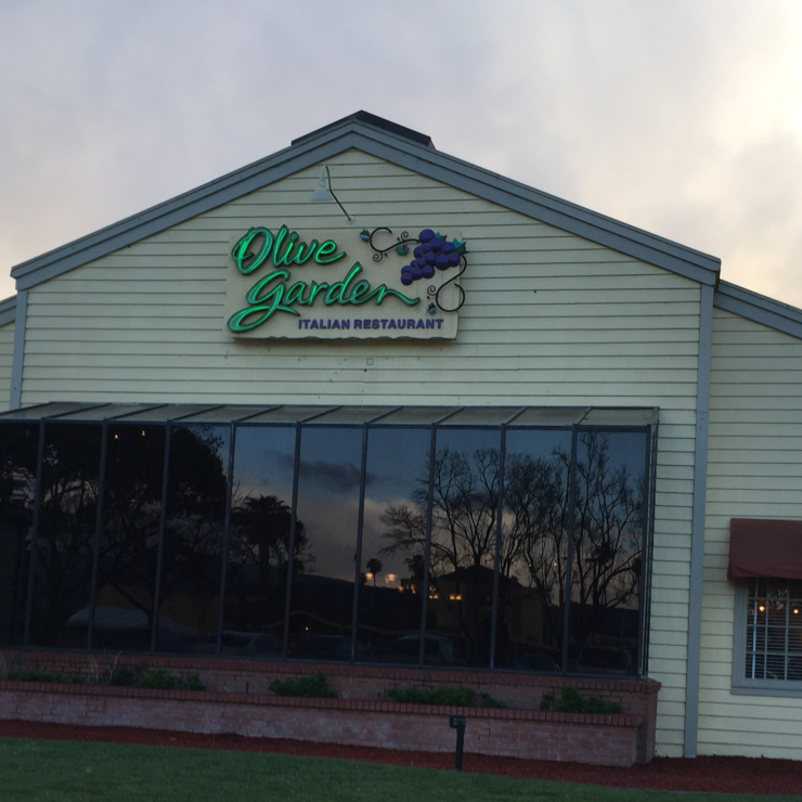 Vegan user review of Olive Garden Italian Restaurant in Fremont. 