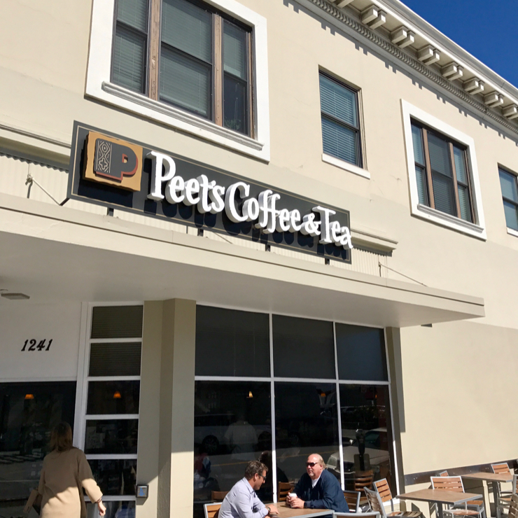 Vegan user review of Peet's Coffee in Burlingame. 