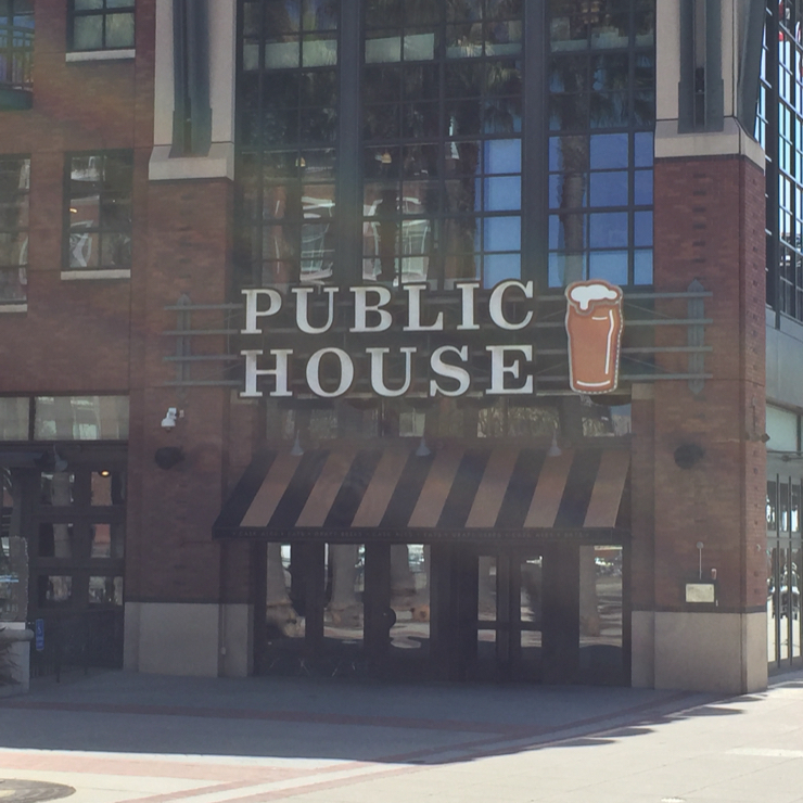 Vegan user review of Public House in San Francisco. 