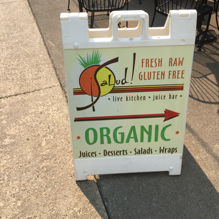 Vegan user review of Salud Raw Foods in Bend. 