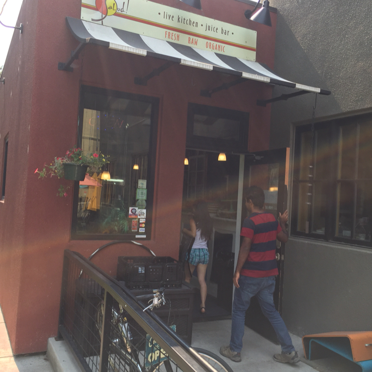 Vegan user review of Salud Raw Foods in Bend. 