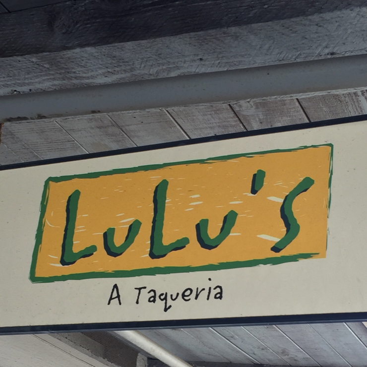 Vegan user review of LuLu's Town and Country Village in Palo Alto. 