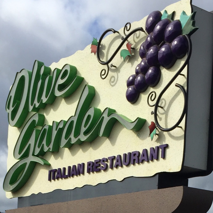 Vegan user review of Olive Garden Italian Restaurant in Milpitas. 