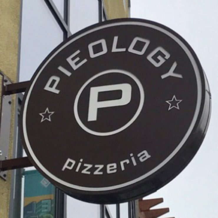 Vegan user review of Pieology Pizzeria in Roseville. 