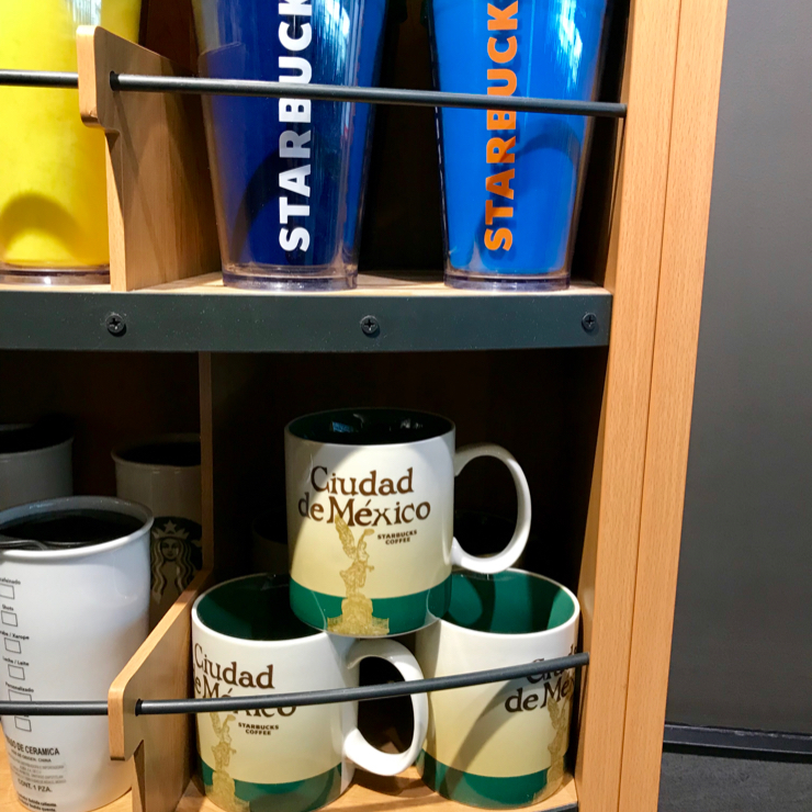 Vegan user review of Starbucks in Mexico City. 