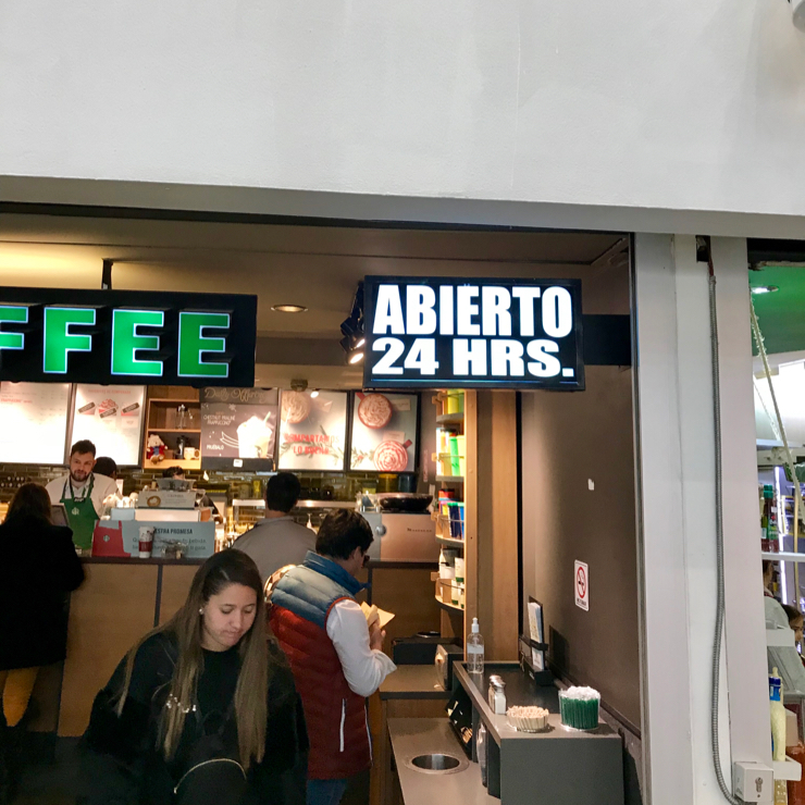 Vegan user review of Starbucks in Mexico City. 