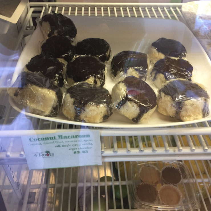 Vegan user review of 4 Roots Juice Bar and Cafe in Twin Falls. Coconut macaroons