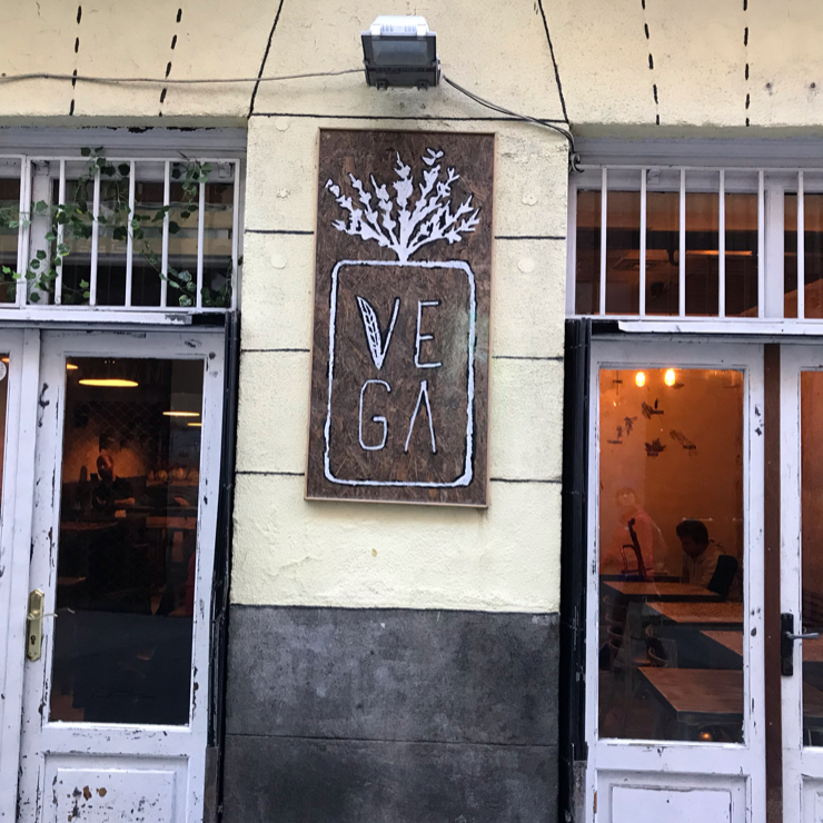 Vegan user review of VEGA in Madrid. 