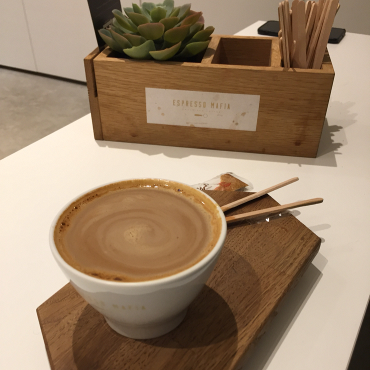 Vegan user review of Espresso Mafia in Girona. Coffee Americano with oat milk.